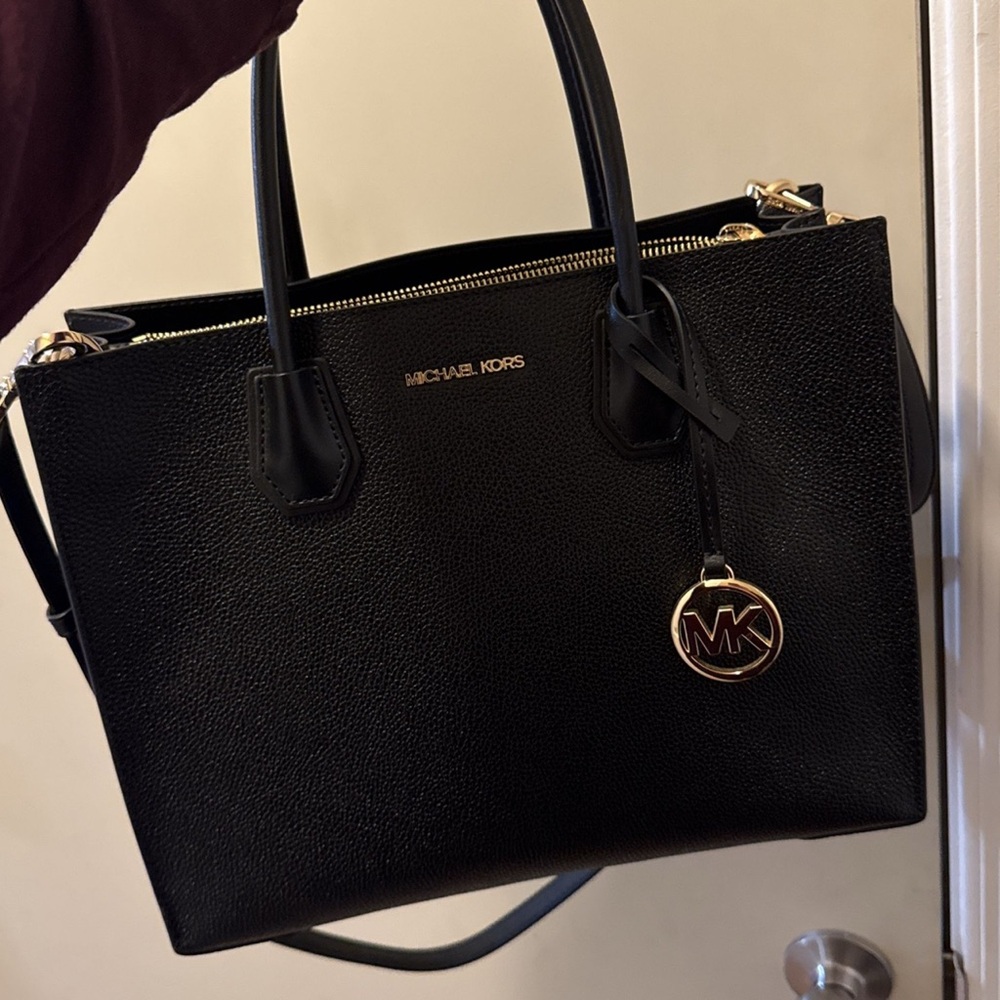 Michael Kors Mercer Large Pebbled Leather Accordion Tote Bag